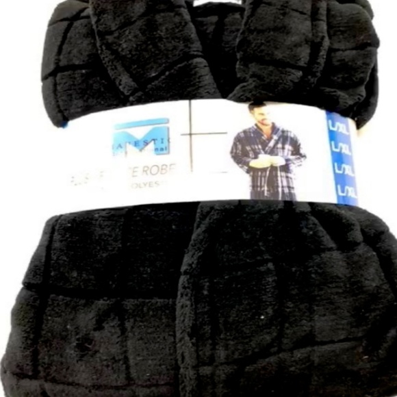 Majestic Mens Plush Fleece Robe Black Window - Picture 5 of 8